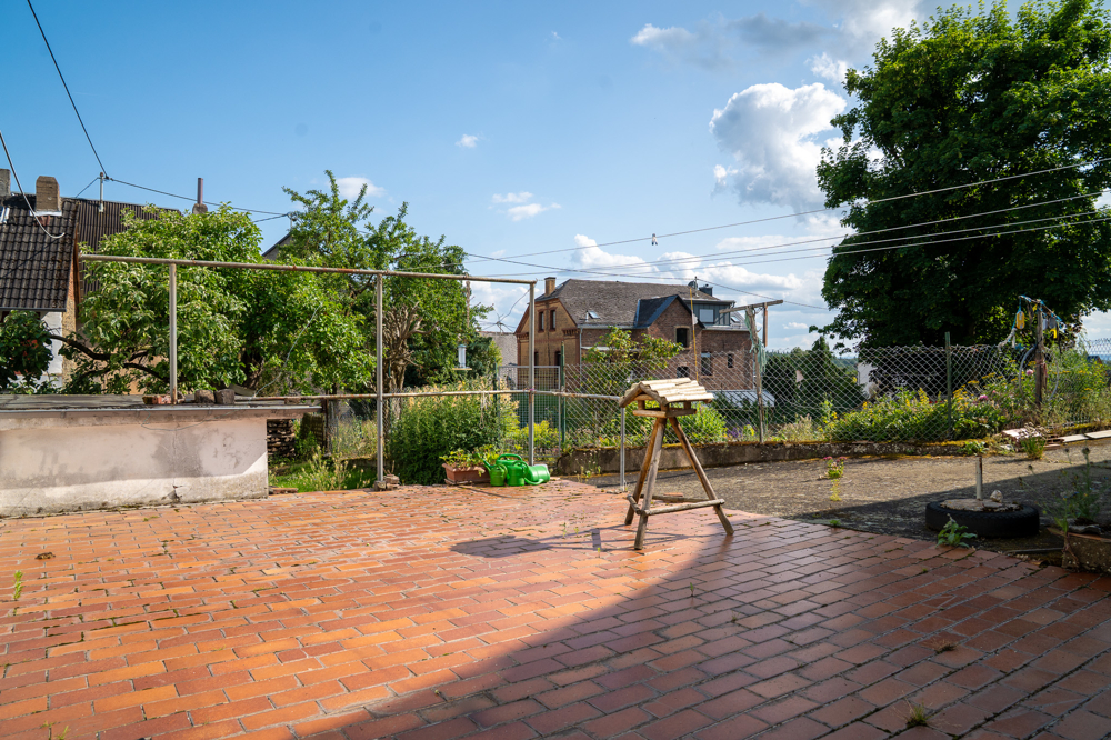Hof und Terrasse