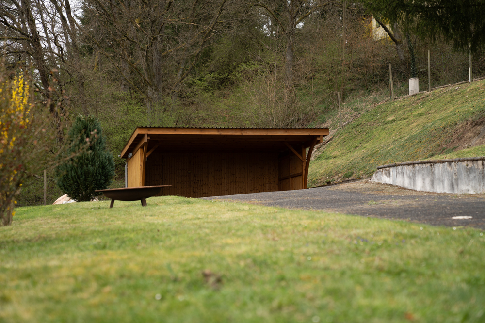 Direkte Zufahrt zum Carport