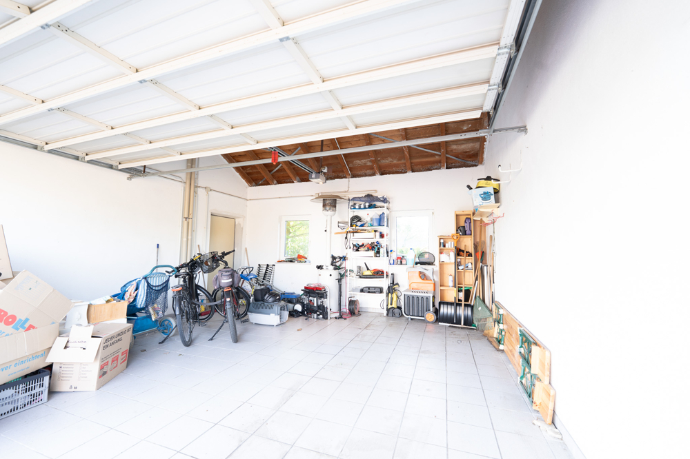 Große Garage