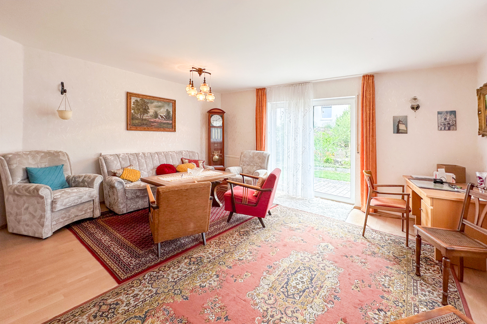 Wohnzimmer mit Terassenzugang