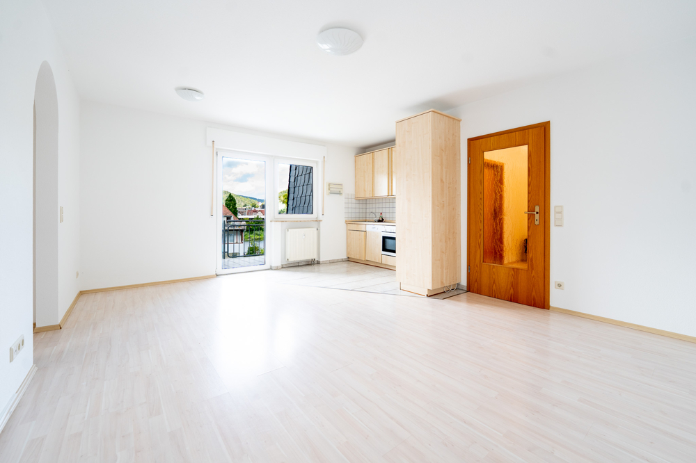 Wohnbereich mit direktem Balkonzugang