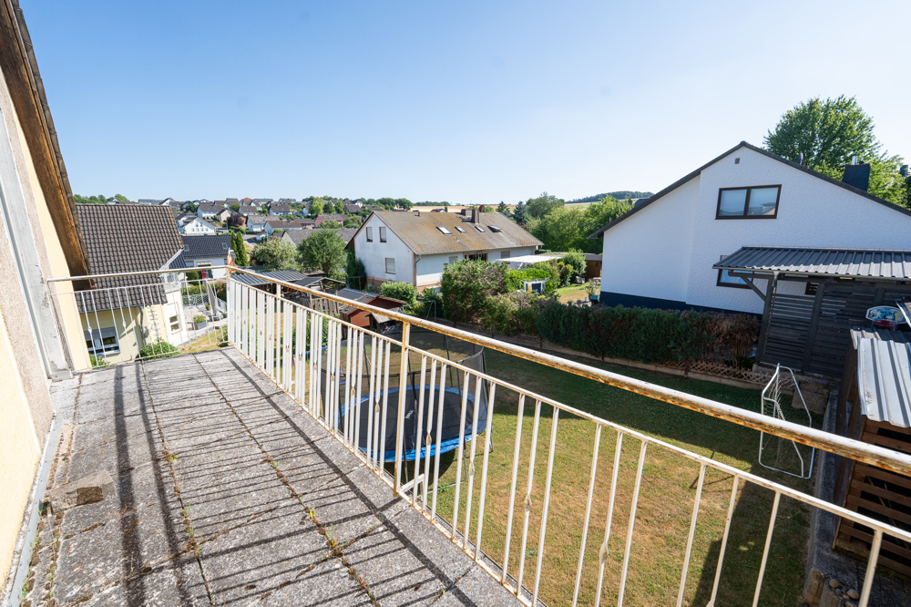 Balkon mit Blick in den Garten