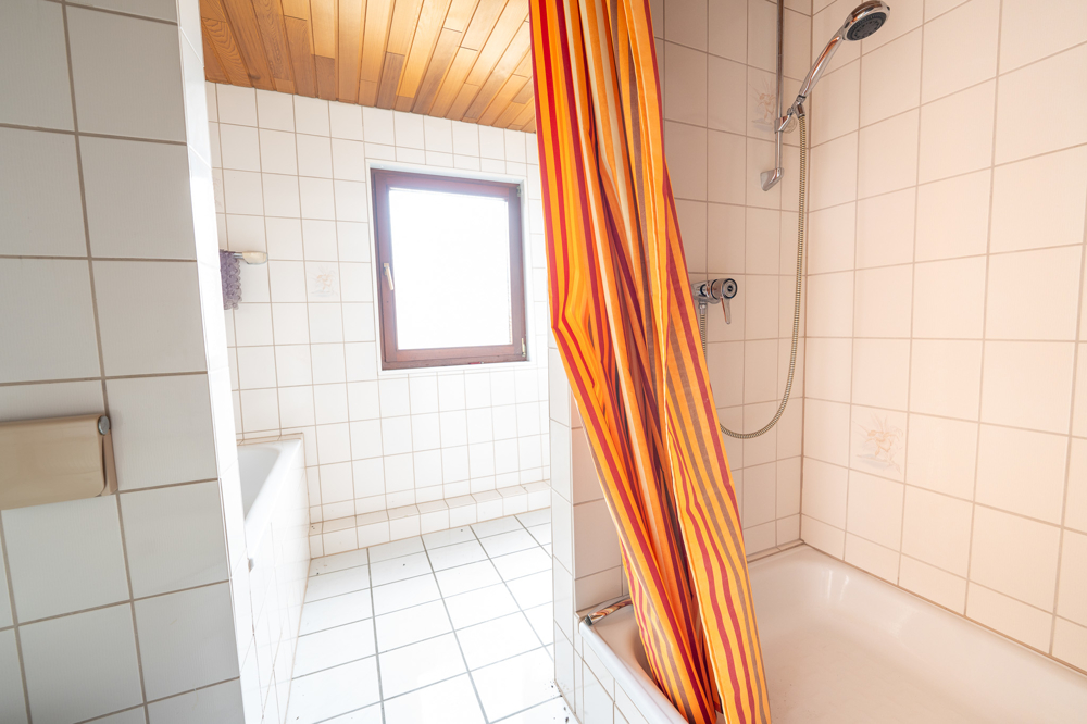 Badezimmer im Obergeschoss