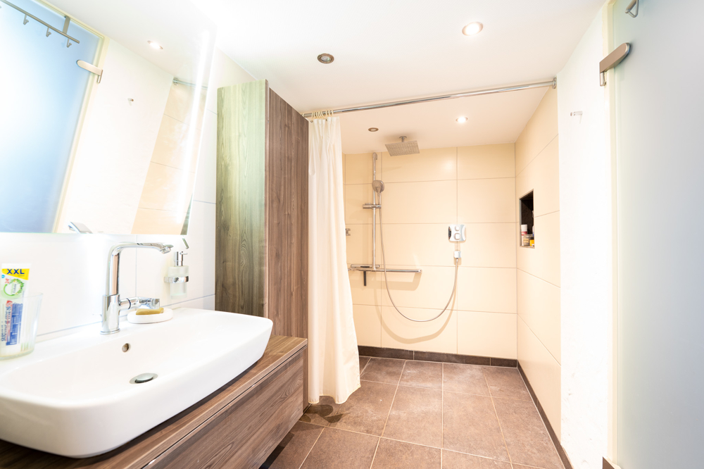 Barrierefreies Badezimmer im Erdgeschoss