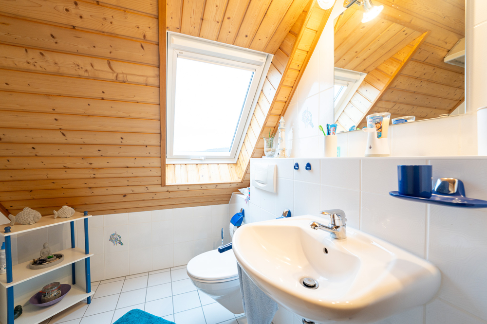 Badezimmer im Dachgeschoss