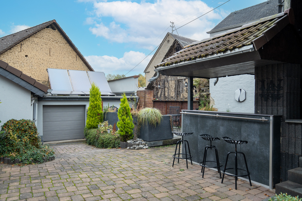 Außenbereich mit Bar