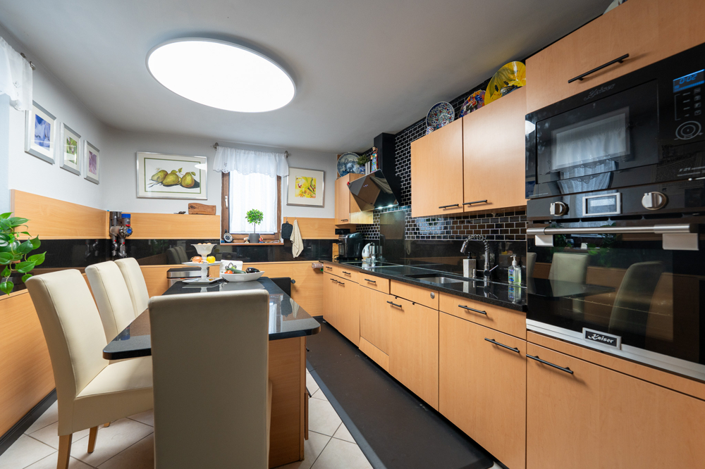 Küche mit Essplatz