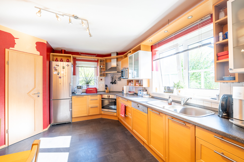 Hochwertige Einbauküche