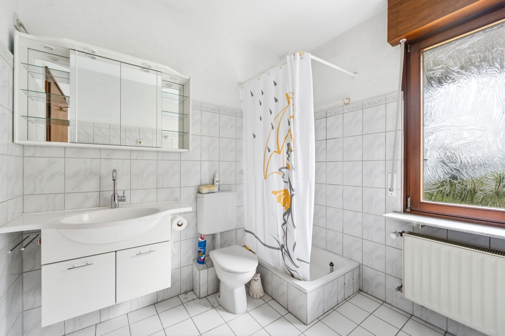 Badezimmer im Obergeschoss