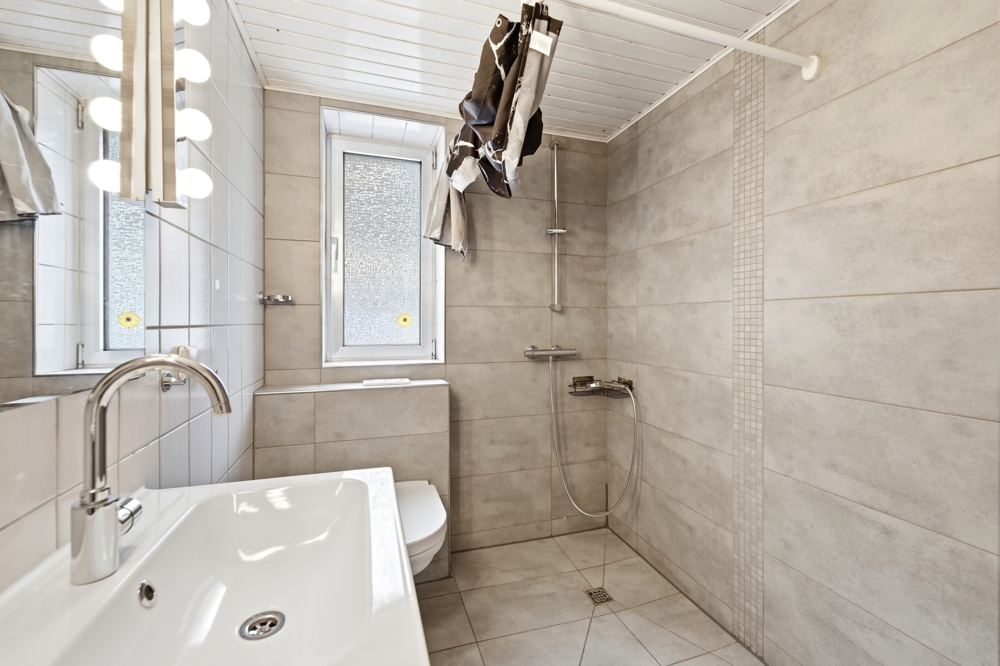 Badezimmer EG