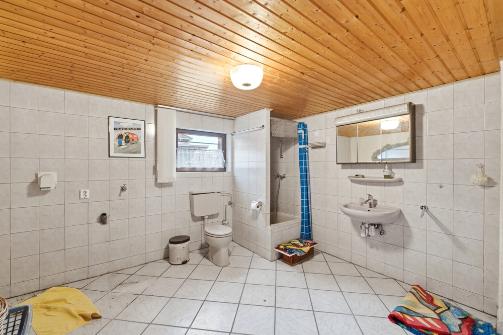 Badezimmer Kellergeschoss