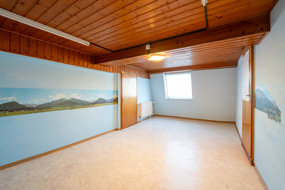 Zimmer 2 (Wohnung im Dachgeschoss)