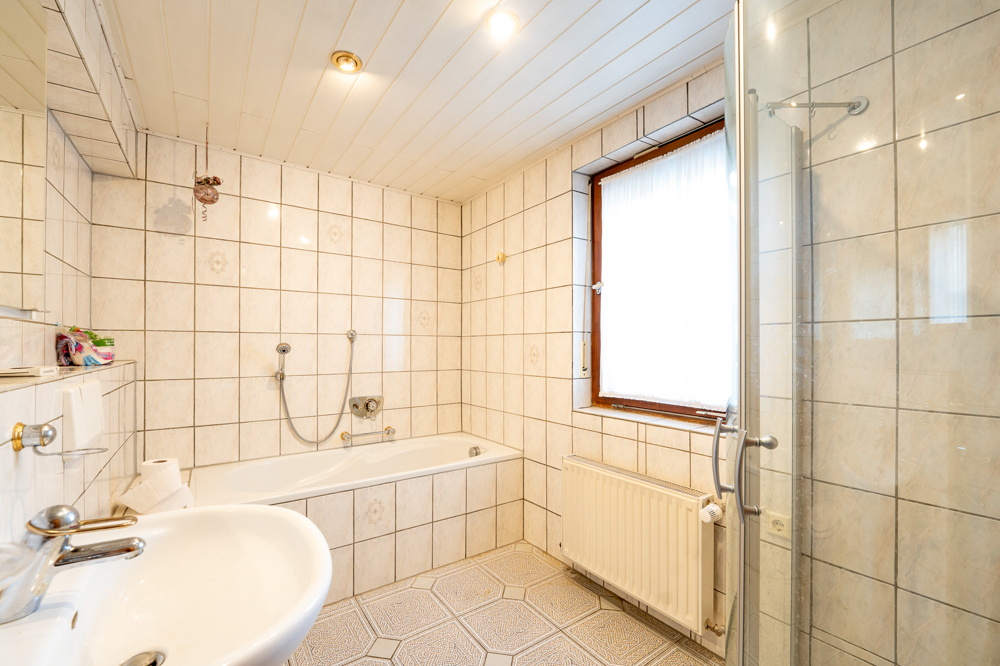Badezimmer im Erdgeschoss