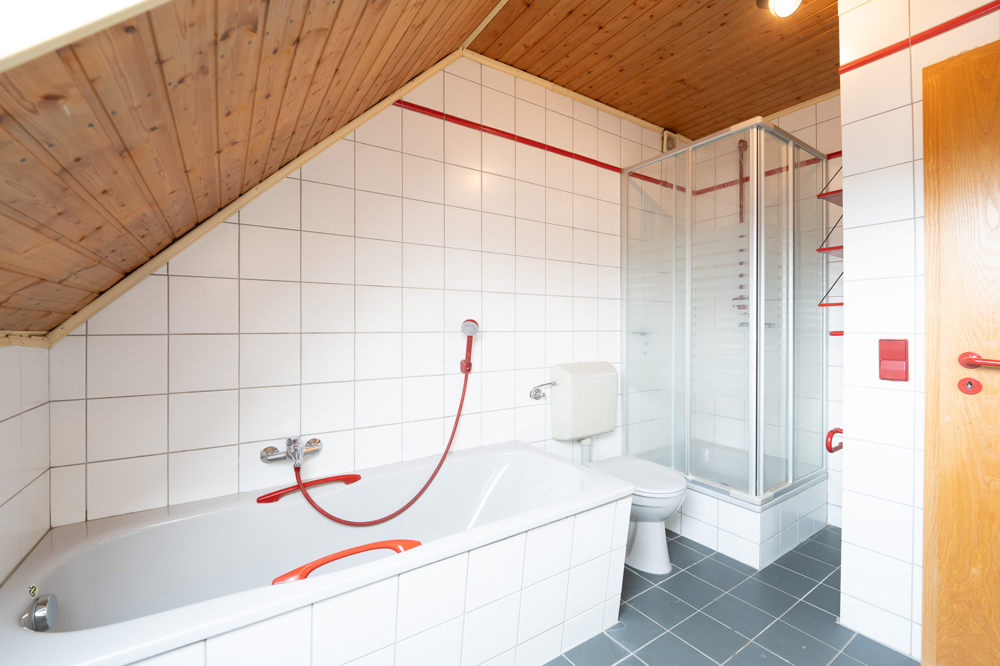 Badezimmer im Dachgeschoss
