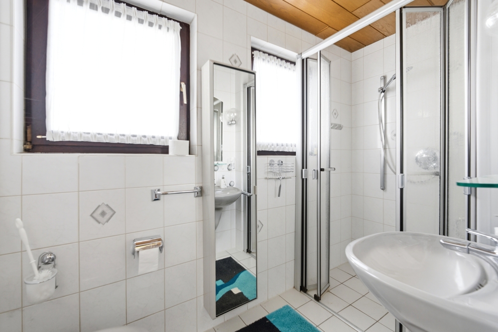 Dusche/WC im Erdgeschoss