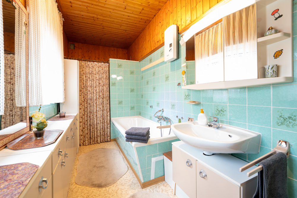 Badezimmer im Erdgeschoss