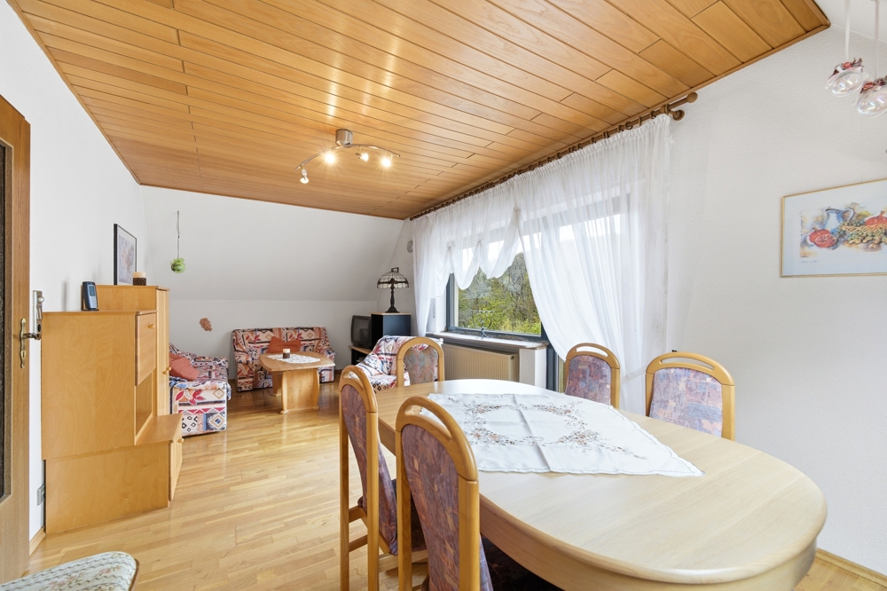 Wohn und Esszimmer