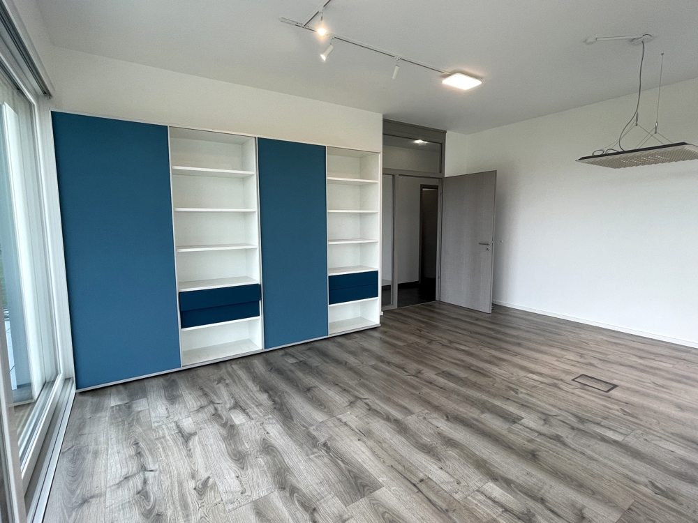 Büro 3 mit großer Schrankwand