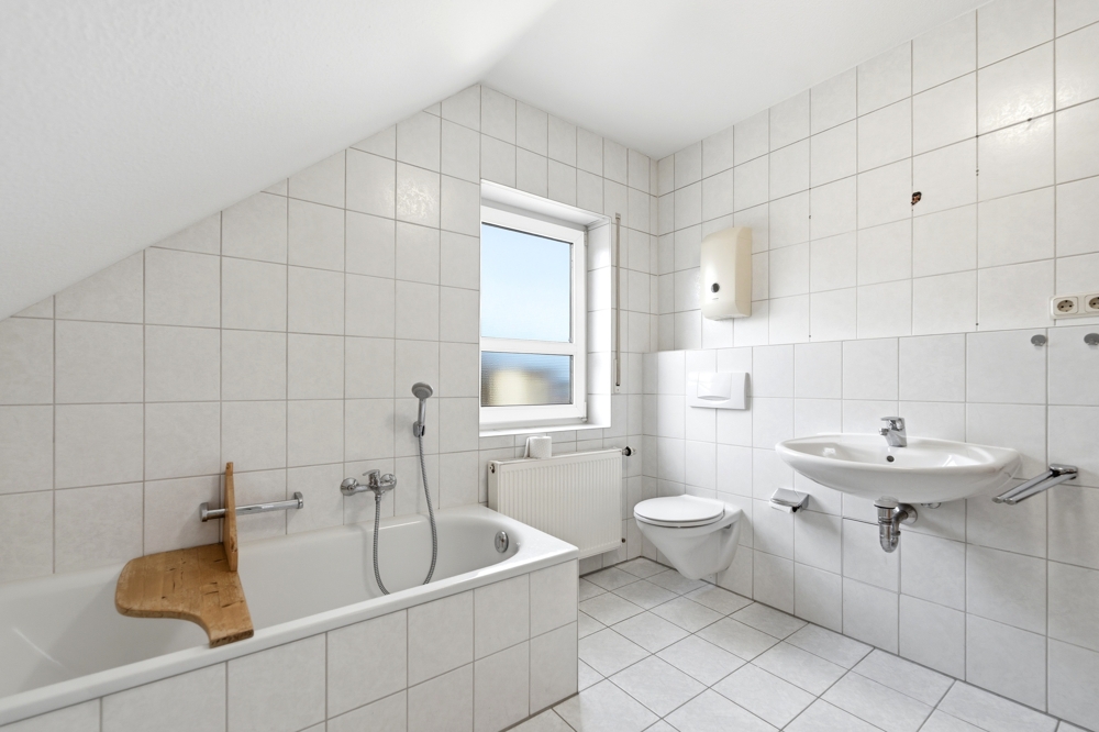 Wannenbad Wohnung Obergeschoss