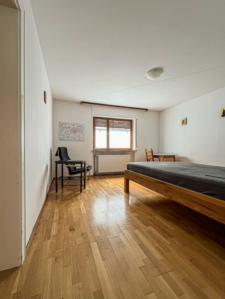 Schlafzimmer Untergeschoss-Wohnung
