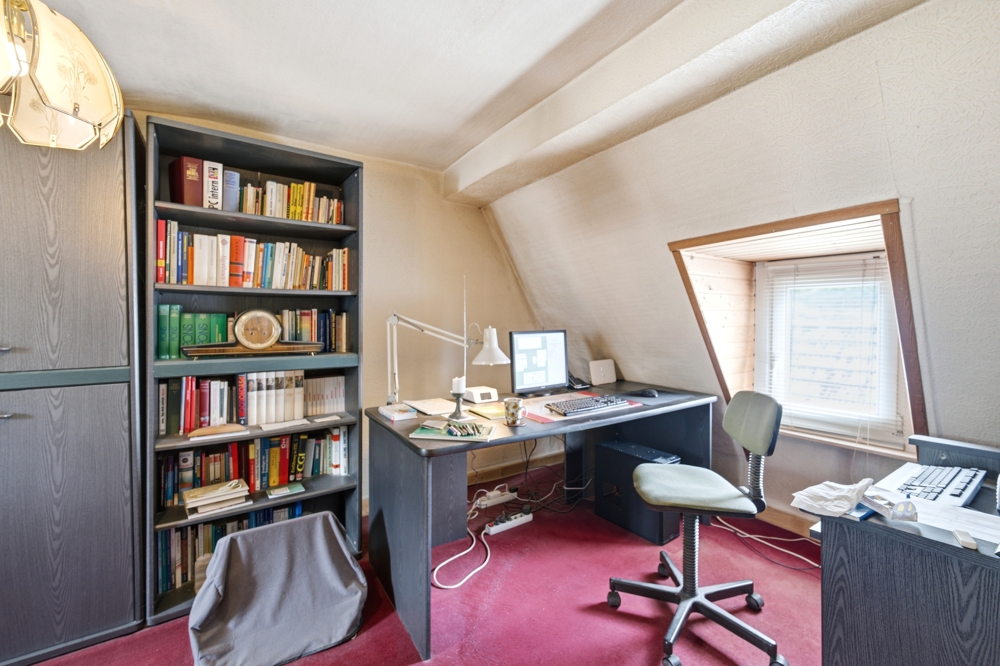 Wohn-/Arbeitszimmer DG