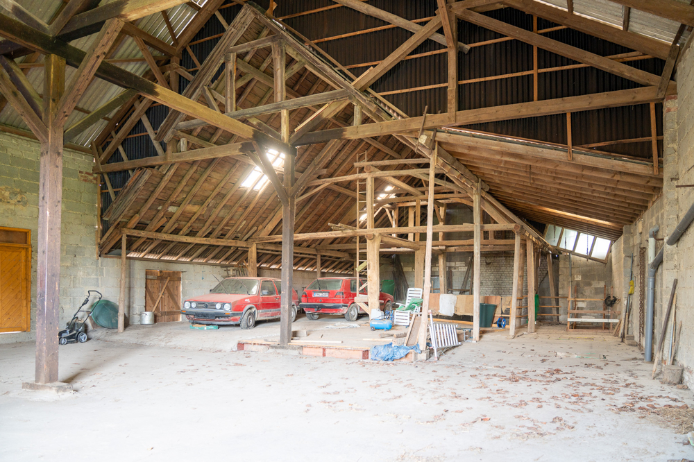 Halle im Obergeschoss der Scheune