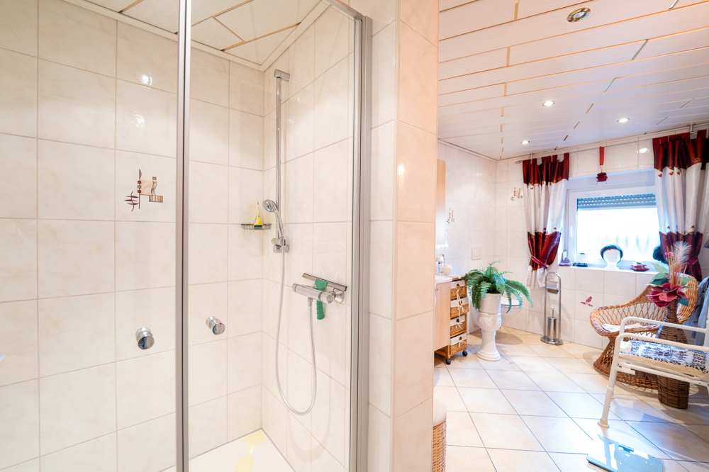 ..mit Dusche
