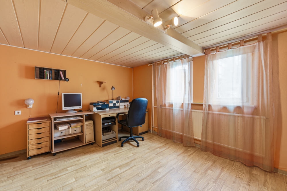 Zimmer (EG), z.B. als Büro