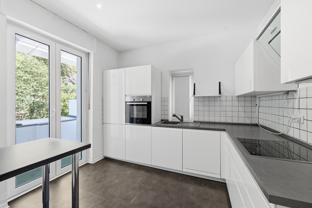 Küche mit Balkon