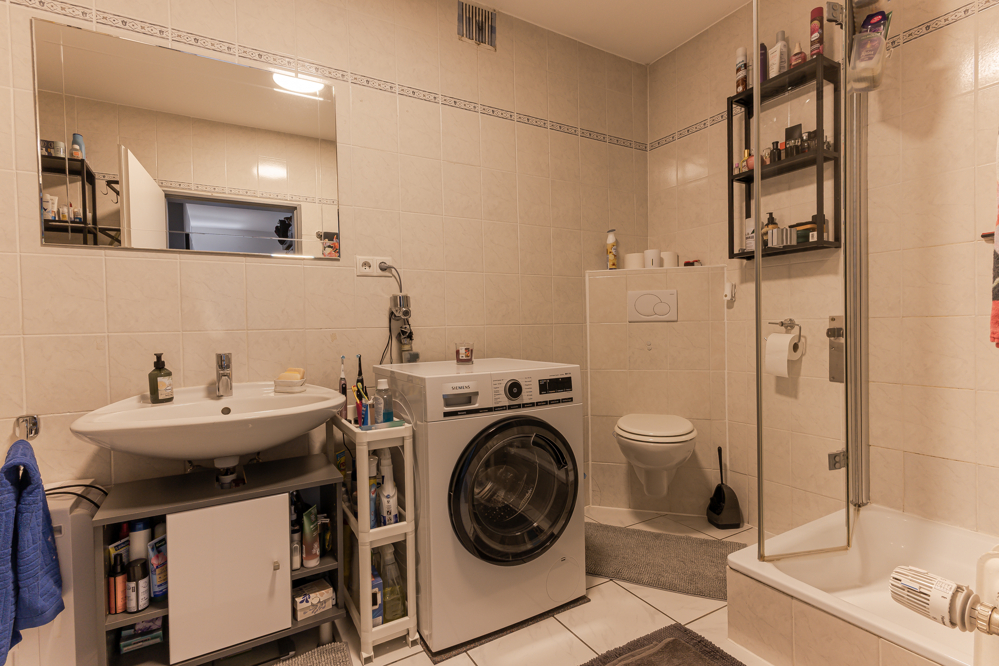 Badezimmer 1 im Ergeschoss