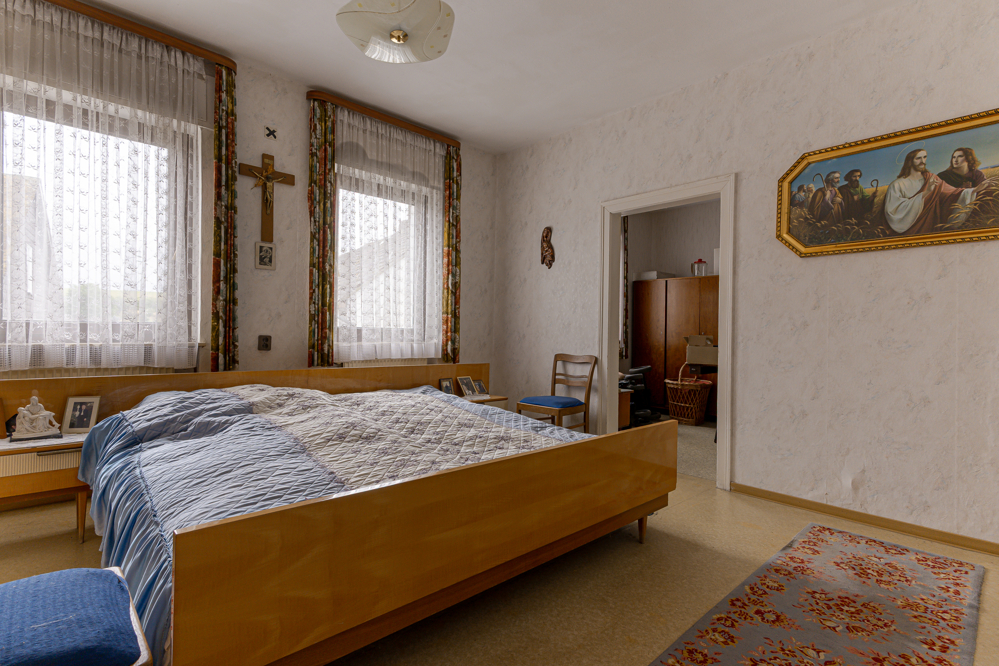 Schlafzimmer 1