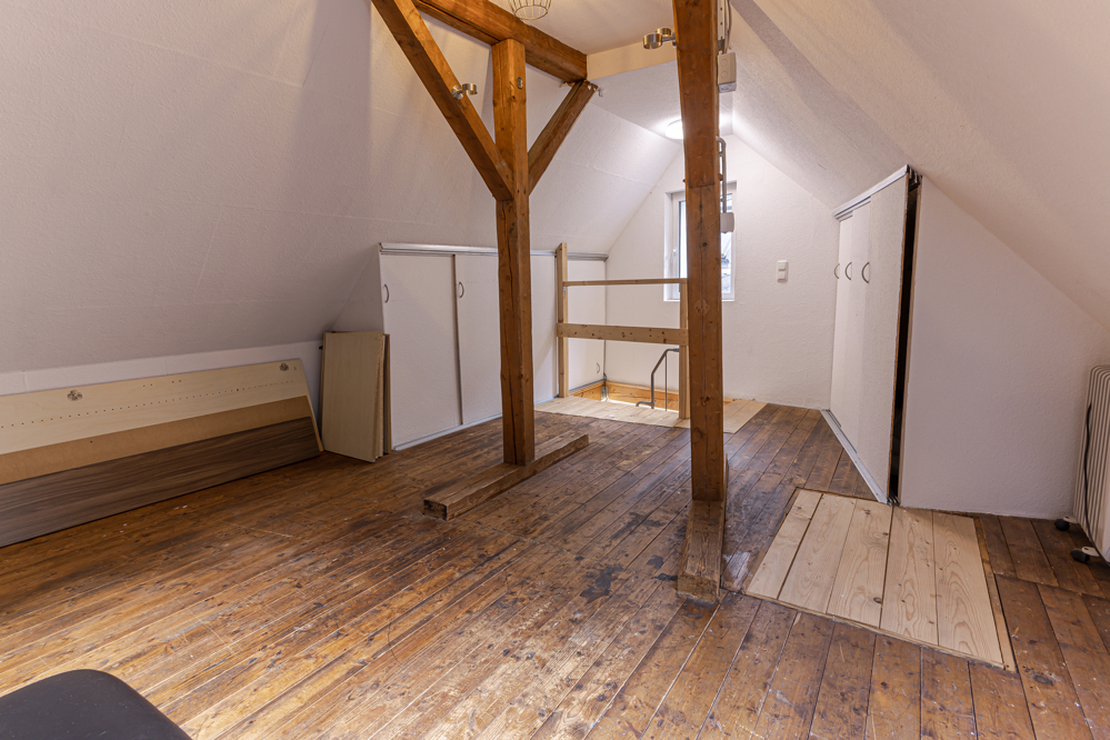Aufgang ins Dachstudio