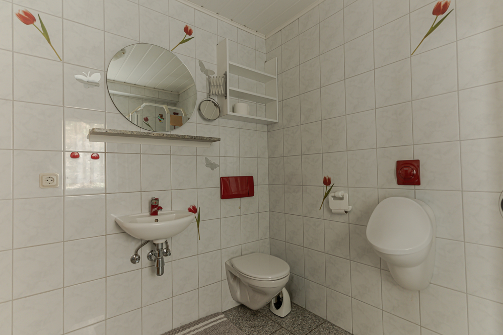 Badezimmer im Erdgeschoss