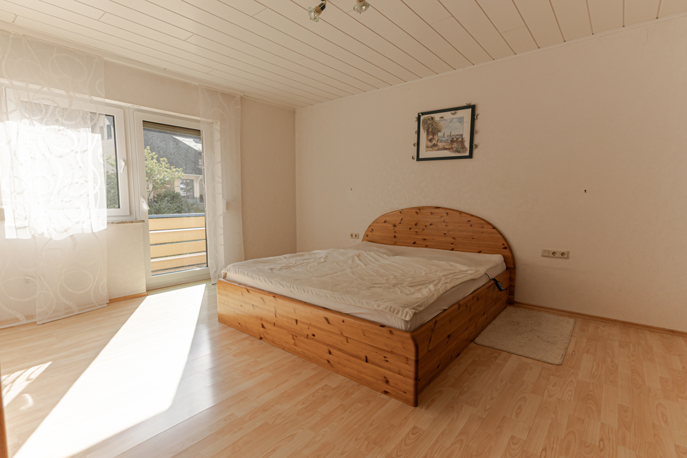 Schlafzimmer 1