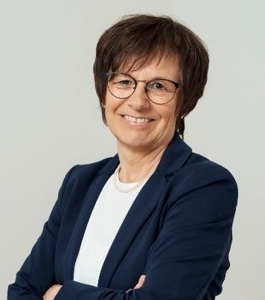 Frau Heike Clos
